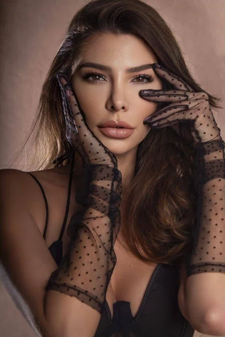 Luxury Guna Escort Services: Experience Class and Elegance!